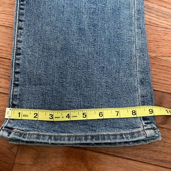 NWOT Levi’s 501 high waisted. Top flare - Picture 7 of 8